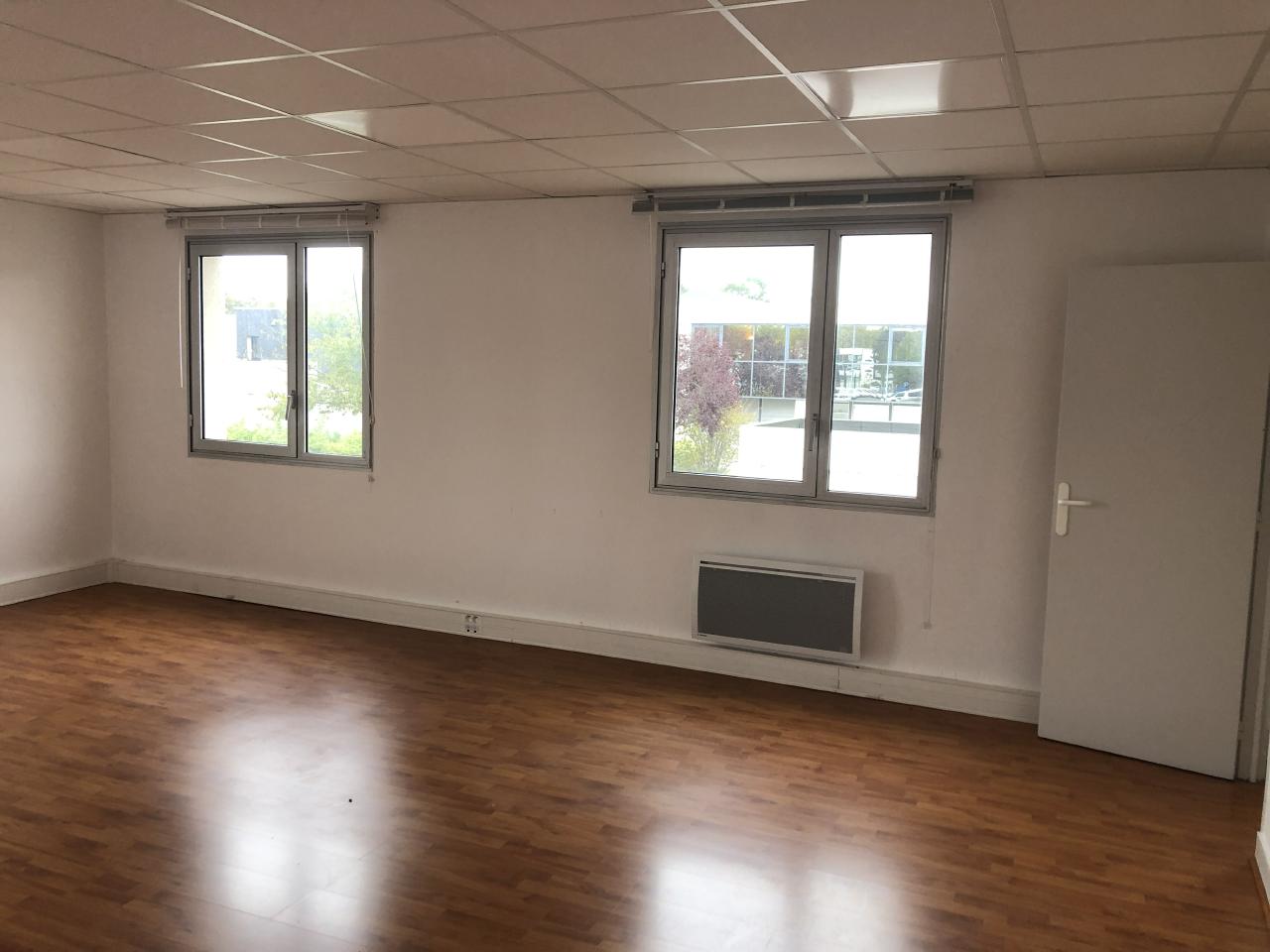 Bureau Saint-Avertin 142m² Location bureau Saint-Avertin Indre-et-Loire OLBUR2113738 1